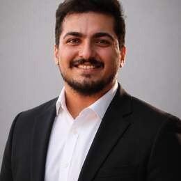 Farid headshot